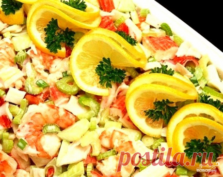 Салат с креветками и сельдереем Сельдерей имеет специфический вкус, который не все любят. Но даже самым яростным противникам этого овоща должен понравится рецепт приготовления салата с креветками и сельдереем - это настолько вкусно,…
