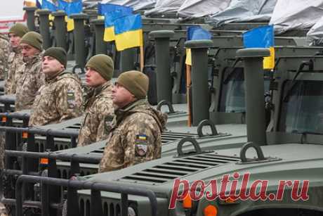 На Украине раскрыли истинные причины заинтересованности в ней США. Бывший премьер-министр Украины Юрий Ехануров заявил, что на самом деле Вашингтон рассматривает Украину лишь как форпост НАТО на границе с агрессивными россиянами, а Москва — как одну из своих автономных республик. По его мнению, США и Россия делают из Украины поле для выяснения отношений.
