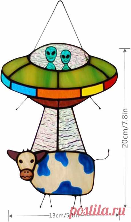 Amazon.com: Adornos colgantes de vaca extraterrestre, creativo OVNI de abducción de vaca atrapasueños, panel de ventana de vidrio de ovni de vidrio, decoración de jardín para el hogar, adornos al aire libre, adornos de habitación de niños : Hogar y Cocina