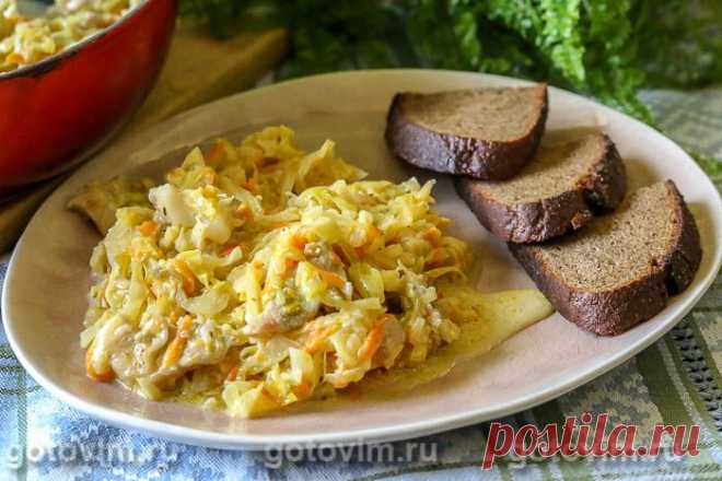 Капуста с мясом, тушенная со сметаной. Рецепт с фото Капусту можно потушить с добавлением сметаны небольшой жирность, чтобы в результате получилось сочное овощное рагу с вкусным соусом. В этом рецепте описано, как приготовить капусту с кусочками мяса, но можно мясо исключить, и тоже будет вкусно. Тушить капусту можно и на сковороде, в глубокой толстостенной посуде (казане). Кстати, такая капуста вкусна как в горячем, так и в холодном виде.

