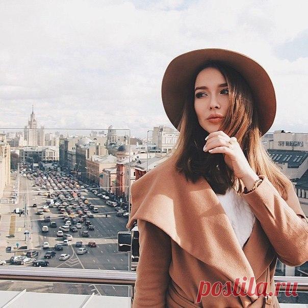 У меня нет вредных привычек, кроме одной. Привычка ошибаться в людях. Честное слово, лучше бы курила...