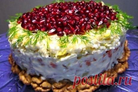 Салат "Красная шапочка"
Ингредиенты:
-Репчатый лук,
-куриная грудка (копченая или гриль),
Показать полностью...