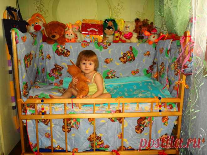 детскую кроватку можно изменить и сделать из нее возможно и манеж,и мини-диван,и кровать-камод