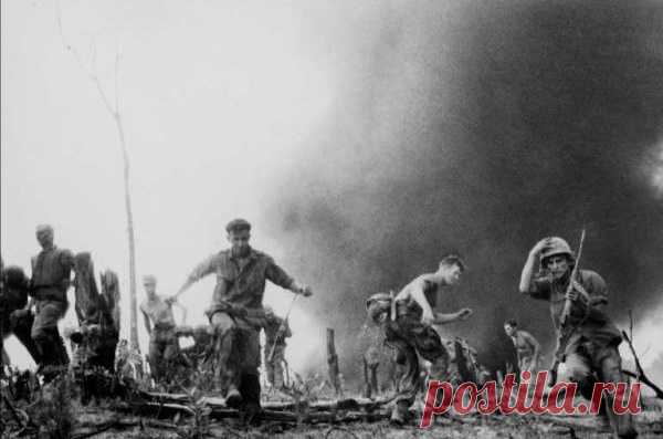 Война во Вьетнаме и другие конфликты, где русские воевали с американцами Считается, что Россия никогда не воевала с США, однако это не так. Столкновения были, и они могли перерасти в нечто большее. Только дипломатия удерживала мир от Третьей мировой войны между сверхдержавами.
