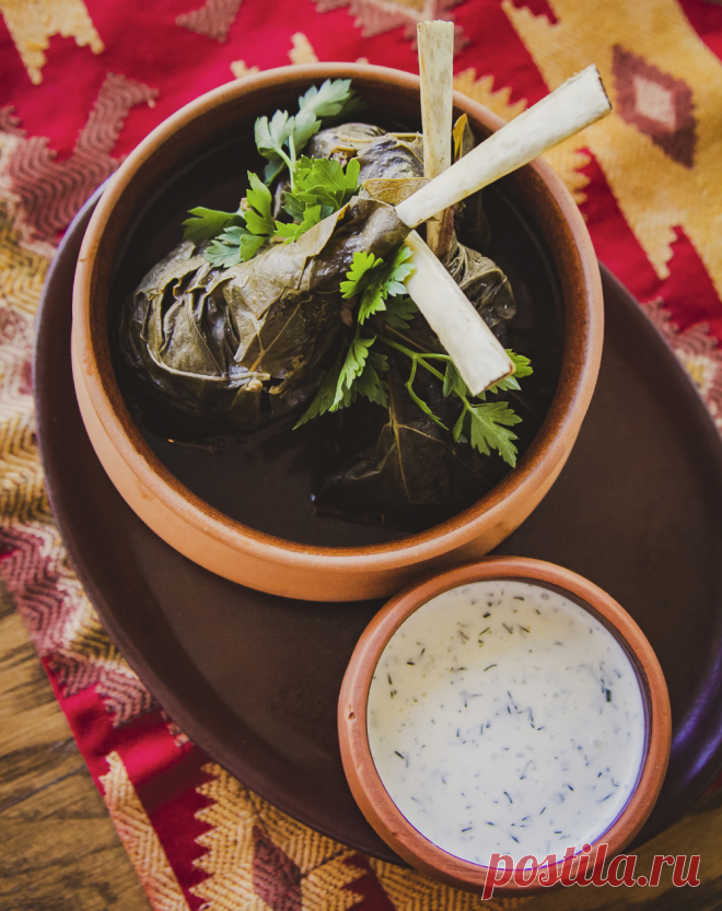 Осень, гамарджоба! Рецепт долмы из каре ягненка | Публикации | Вокруг Света