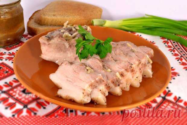 Свиная грудинка с чесноком и перцем в мультиварке