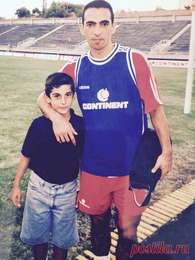 Youri Djorkaeff on Twitter “*that day you told me you would one day win the Cup too...you deserve it my friend!!!!Congratulation @HenrikhMkh💪bravo @ManUtd🏆@armenia 🇦🇲”