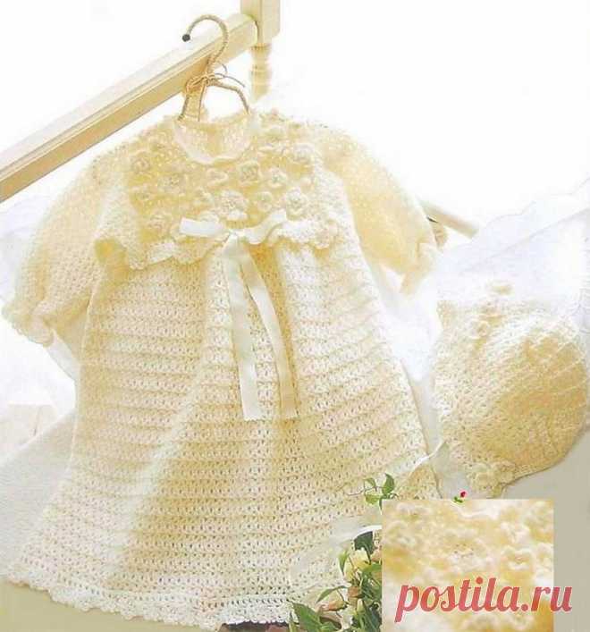 Платье для малышки крючком.