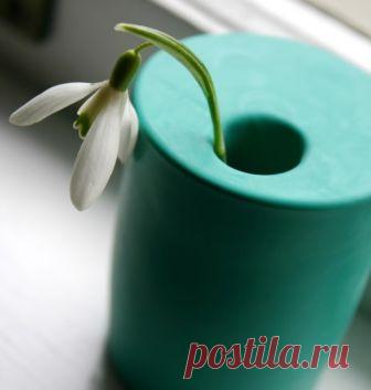 Дизайнерская ваза за 1 минуту   С приходом весны редактор блога «Family Chic»  вместе со своими детьми занялся изготовлением небольших цветочных ваз. В проекте участвуют:...