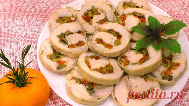 Всегда готовлю его на праздничный стол. Куриный рулет.