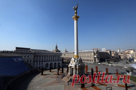 Киев стал лидером дерусификации. Киев стал лидером кампании по дерусификации, которая охватила 33 украинских города, сообщает Transparency International на своем официальном сайте. По данным организации, украинская столица сменила больше всего русских наименований. Всего с начала спецоперации на Украине переименовали примерно 2200 топонимов.