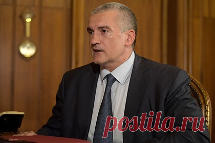 Глава Крыма обвинил Запад в пиратстве и пообещал защитить яхты россиян. Глава Крыма Сергей Аксенов пообещал защитить дорогостоящие яхты попавших под санкции россиян и обвинил Запад в пиратстве. Аресты дорогостоящих яхт в рамках наложенных Западом санкций он назвал беззаконием и беспределом. По словам главы Крыма, в республике владельцы яхт будут чувствовать себя в безопасности.