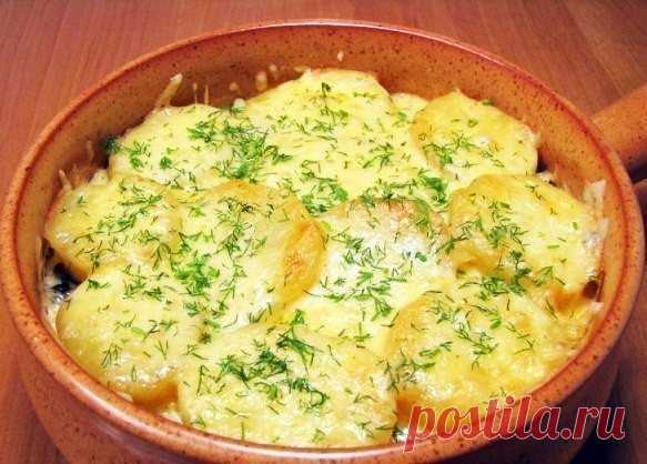 Аппетитная запеканка с грибами и картофелем в горшочке!