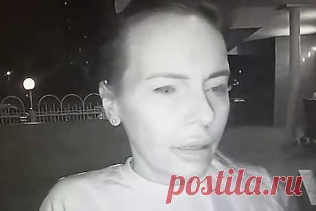 Желтая австрийская газета написала о смерти убийцы Дугиной. Австрийское желтое издание Exxpress сообщило, что подозреваемую в убийстве Дарьи Дугиной украинку Наталью Вовк якобы нашли мертвой на съемной квартире. Издание указывает на то, что Вовк «обнаружили мертвой с 17 ножевыми ранениями и запиской в руке». Также оно публикует фотографии с места.