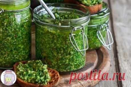 Зеленая аджика из петрушки — очень вкусная и быстрая приправа на зиму
#рецепт