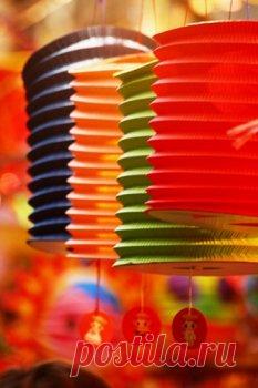 Учимся делать бумажный светильник- гармошку — Своими руками