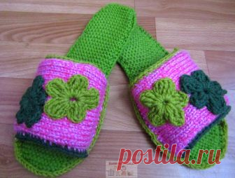 Вязание тапочек-шлёпанцев спицами из остатков пряжи (+ВИДЕО) - Затейка.com.ua - рецепты вкусных десертов, уроки вязания схемы, народное прикладное творчество Хочу предложит вам подробное описание вязания и видео-урок по вязанию тапочек шлепанцев – удобной домашней обуви. Тапочки вяжутся двумя простыми техниками – платочной вязкой и лицевой гладью, их освоит любая начинающая вязальщица Для вязания тапочек-шлепанцев на понадобится: —остатки пряжи (желательно одинаковые по то...