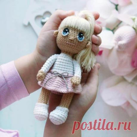Малышка Бетти амигуруми. Схемы и описания для вязания игрушек крючком! Бесплатный мастер-класс от Натальи Калашниковой по вязанию куколки малышки по имени Бетти. Высота вязаной крючком игрушки всего 13 см. Для изготовлени…