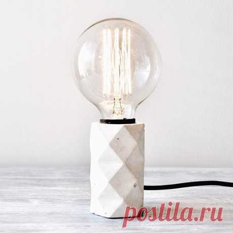 Lampka B-Geo White
.
.
_____
#betonove #concrete #beton #instadaily #vscopoland #concretelamp #edisonbulb #loftlight #whiteinterior #lighting #candletray #scandinaviandecor #scandinaviandesign #decoration #industrial #loftdecor #designer #polskidesign #wystrojwnetrz #dekoracje #homedecor #hygge #interiordesigninspiration #modernlighting #interiordesign #simplybeautiful #handcrafted #madewithlove #cosyhome #tv_living