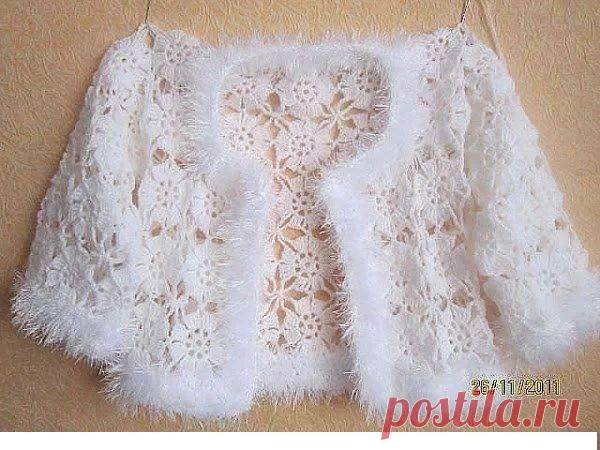 Beyaz tığ işi örgü bayan bolero modeli