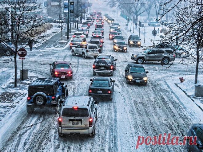 Секреты безопасной зимней езды на автомобиле | AUTOSPAWN Езда на автомобиле в зимнее время требует особых навыков. Даже для опытных водителей с приходом холодов и снегопадов требуется время, для того, чтобы перестроиться на зимний режим движения. Что уж говорить о начинающих водителях, для которых вождение зимой является настоящей проблемой. В последнее время автомобилем принято пользоваться круглогодично, и в…