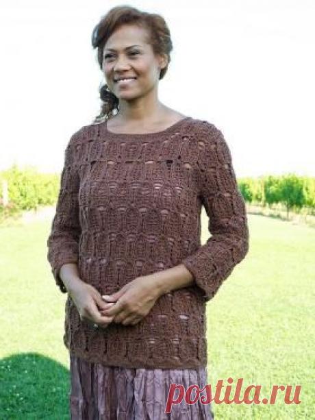 Пуловер с узором листочки крючком