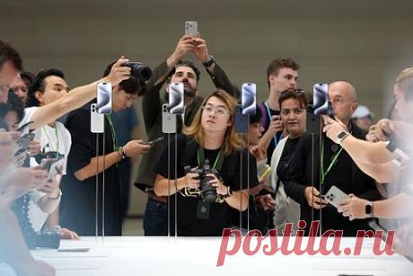 В Honor назвали iPhone 15 разочаровывающим. Руководитель китайской корпорации Honor Чжао Мин заявил, что компания Apple перестала выпускать инновационные продукты. По его словам, он почувствовал небольшое разочарование, когда увидел новые устройства Apple: «Все это происходит в то время, когда бренды должны конкурировать друг с другом своими инновациями».