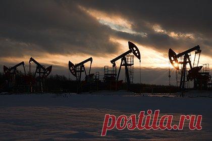 Россию заподозрили в нарушении обязательств перед ОПЕК+. Экспорт нефтепродуктов из России за последние недели вырос до максимума с сентября. По данным Vortexa Ltd., в период с 20 ноября по 17 декабря поставки из России составили в среднем 2,4 миллиона баррелей в сутки. Если рассматривать недельный уровень, то поставки превысили 3 миллиона баррелей в день — максимум с марта.