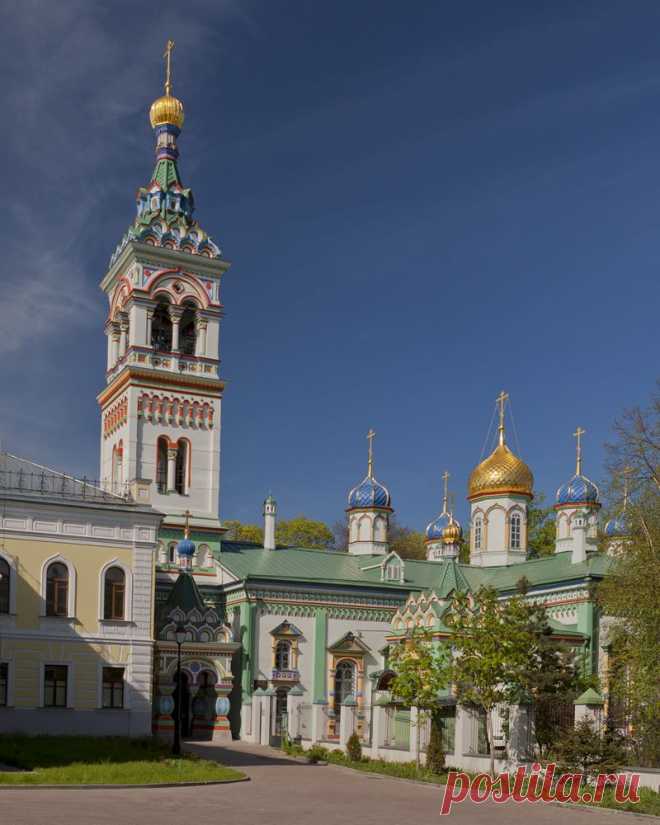 Москва. Рогожская слобода.Храм Святителя Николая Мирликийского В 1776 году храм был отстроен в камне московским купеческим обществом старообрядчества. Перестроен в 1863-1866 гг. в «русском стиле» по проекту архитектора В. Н. Карнеева. Фото: Владимир ***** - на Мой Мир@Mail.ru