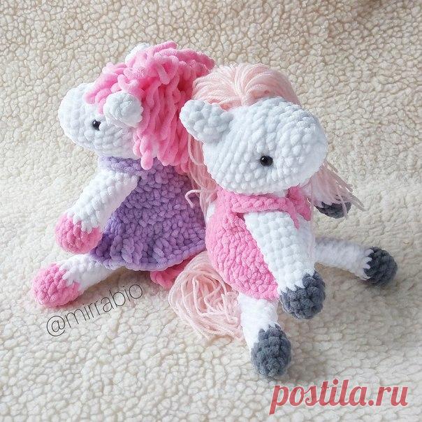 Видео МК по вязанию такой милой плюшевой поняшки. Понадобится плюшевая пряжа - половина моточа и крючок номер 4
https://youtu.be/UJU98XikCX0