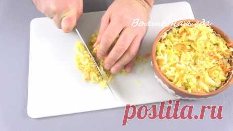 Вот зачем я это делаю с квашеной капустой. Нарезаю ее помельче...  Обязательно приготовьте вкусные пышки из квашеной капусты.Очень вкусное и сытное блюдо, которое готовится достаточно быстро. Очень интересный вкус получается из капусты приготовленной по моему любимому рецепту https://youtu.be/xAWN85LzI_8Ингредиенты: Капуста квашеная (отжатая) - 500 г...