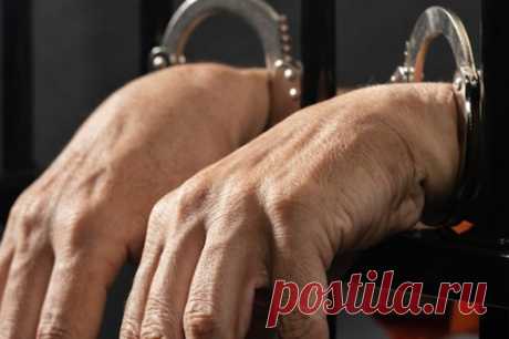 Главу администрации Печоры Валерия Серова задержали при поддержке ОМОН. Чиновник планировал отправиться в зону СВО с 1 октября.