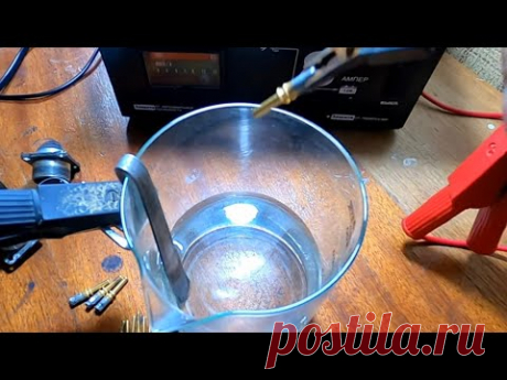 Снятие позолоты электролизом. Аффинаж золота. Осаждение золота железным купоросом. Золотые разъёмы🥇