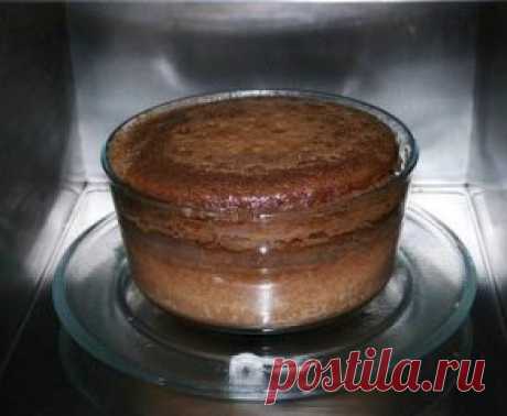 Шоколадный кекс в микроволновке за 5 минут. Рецепт с видео тут -  https://vse.cookingtip.ru/kulinariya/shokoladny-j-keks-v-mikrovolnovke-za-5-minut/
Очень вкусно и супер-просто.
