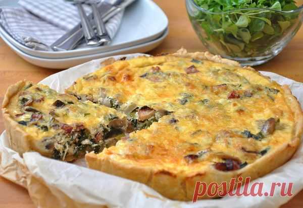 Пирог с грибами, сметаной и сыром