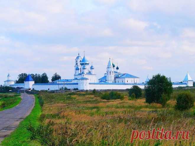 HISTORY glorious city Pereslavl Nikita Monastery, XI century    With Pereslavl intertwined fate and wife of Grand Duke Dmitry Donskoy Eudoxia, who saved a baby in Zalessky town of Khan Tokhtamysh persecution. Later on it was restored burnt offerings Tatars Goritskii monastery and built on the banks of Trubezh new wooden church of St. John the Theologian.