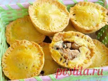Закрытые тарталетки с курицей, грибами и шпинатом