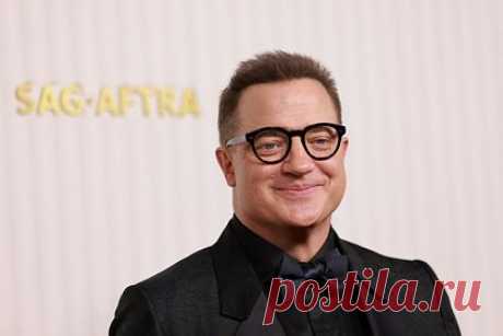 Брендан Фрейзер едва не погиб на съемках фильма «Мумия». Брендан Фрейзер рассказал, что чуть не погиб на съемках фильма «Мумия», вышедшего в 1999 году. Артист сообщил, что для выполнения одного из трюков его должны были подвесить на тросе, однако член съемочной группы, занимавшийся этим, поднял веревку слишком высоко, из-за чего актер потерял сознание.