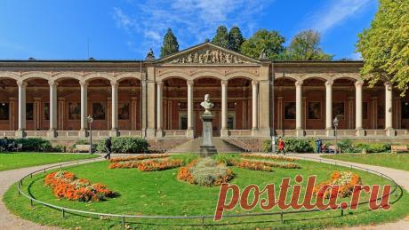 Баден-Баден – город миллионеров - Наши в Германии В северных предгорьях Шварцвальда расположился уютный город – курорт, где обитают лишь миллионеры и миллиардеры. Это Баден-Баден. До 1931 года город назывался просто Баден, двойное название возникло вследствие частого упоминания региона Баден (Баден в Бадене). Этот город просто идеален для отдыха и оздоровления, Баден-Баден знаменит своими горячими источниками, целебные свойства которых отмечали еще древние римляне, …