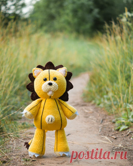 PDF Плюшевый лев Кон крючком. FREE crochet pattern; Аmigurumi animal patterns. Амигуруми схемы и описания на русском. Вязаные игрушки и поделки своими руками #amimore - плюшевый лев из аниме Блич, большой львенок из плюшевой пряжи, персонаж Blreach, котик, кот, кошечка, кошка, котенок.