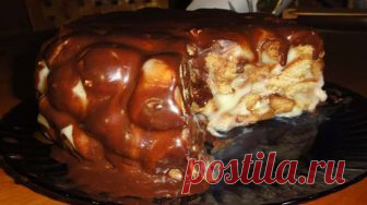 Домашний торт 
Домашний торт
Домашний торт, рецепт которого родом из детства. Я всегда ждала День рождения не только из-за подарков, а именно из-за этого тортика! Маленькие медовые шарики, пропитанные нежным кремом…