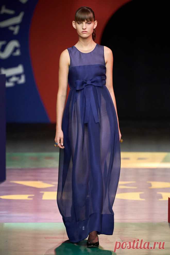 Image may contain Clothing Evening Dress Gown Apparel Robe Fashion Human and Person