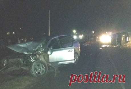На Кубани в крупной аварии с 3 автомобилями пострадали боле 10 человек