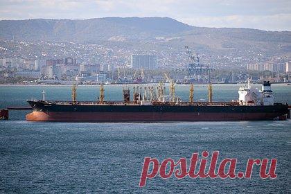 Под санкции США попала перевозившая российскую нефть компания из ОАЭ. США ввели антироссийские санкции против компании Hennesea Holdings Limited из Объединенных Арабских Эмиратов. Фирма зарегистрирована в Абу-Даби, вместе с ней в списки американских властей попали 17 связанных с ней морских танкеров, которые ходят под флагом Либерии и могли перевозить российскую нефть.