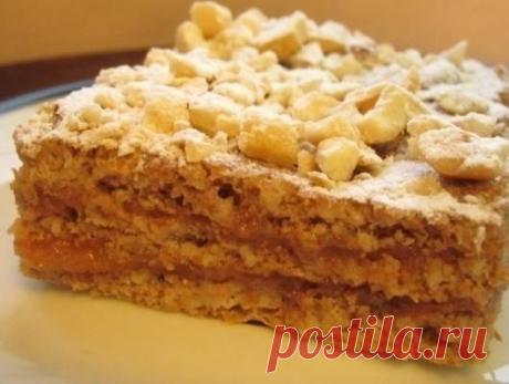 Овсяно-йогуртовый торт: сладкая радость для фигуры! 
на 100грамм - 135.04 ккалБ/Ж/У - 7.36/4.9/15.22 

Ингредиенты: 
Яйца - 2 шт 
Овсяная мука - 2 ст. л 
Манная крупа - 1/2 ст. л 
Разрыхлитель - 1/2 ч. л 
Вода - 2 ст. л 
Подсластитель - по вкусу 

Крем: 
Йогурт натуральный - 7 ст. л 
Подсластитель - по вкусу 

Приготовление: 
Отделяем желтки от белков, желтки смешиваем с водой, мукой, подсластителем, манной крупой, разрыхлителем даем постоять, отдельно взбиваем белки с щеп...