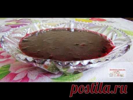 Свежее варенье из красной и чёрной смородины