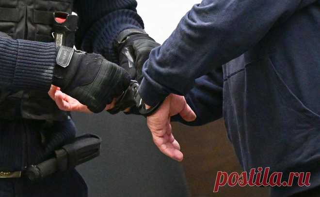 В Австрии пожилого итальянца осудили за совращение 14-летней украинки. Окружной суд в австрийском городе Корнойбург приговорил 73-летнего итальянца к восьми годам тюрьмы по делу о сексуальном насилии над 14-летней украинкой, сообщает австрийское агентство APA.