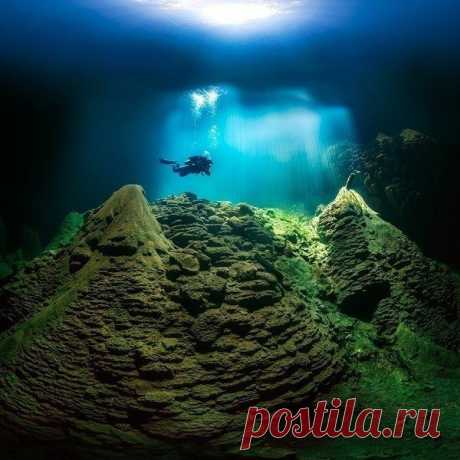 Невероятной красоты пещера Anhumas Abyss. Недалеко от Бониту, Бразилия