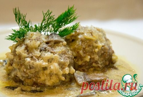 Тефтели в нежном сливочно-грибном соусе.