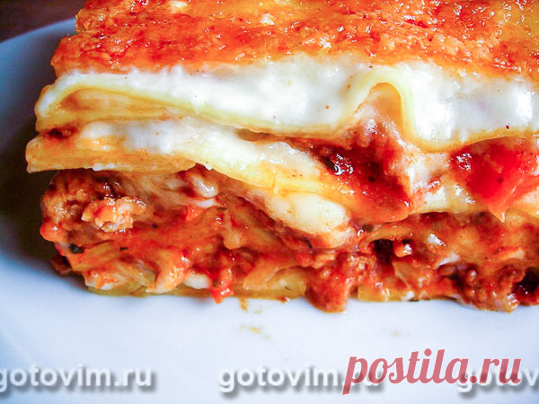 Лазанья с мясным фаршем, грибами и соусом бешамель. Рецепт с фото Лазанья - традиционное итальянское блюдо, которое вы с легкостью можете приготовить дома, используя этот подробный рецепт.  Листы лазаньи для этого рецепта берутся уже готовые, хотя при желании вы можете приготовить листы сами.